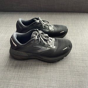 Brooks Women's Adrenaline GTS 22 Supportive Running Shoes